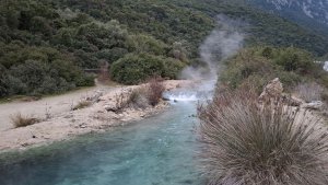 Εξόρμηση στα Κελάρια Παρνασσού και μετά Καμένα Βούρλα για ζεστό μπάνιο! ( Video )